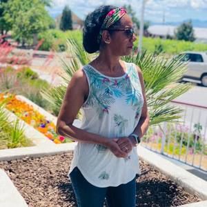 Meet your Posher, Ester